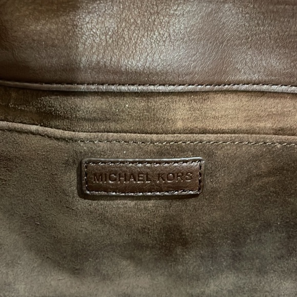 Michael Kors Snakeskin Pattern Envelope Clutch with Chunky Chain Detail - Picture 3 of 7